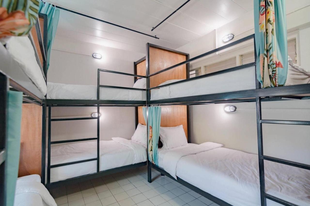 Bed At Beach Hostel Phuket Exterior foto